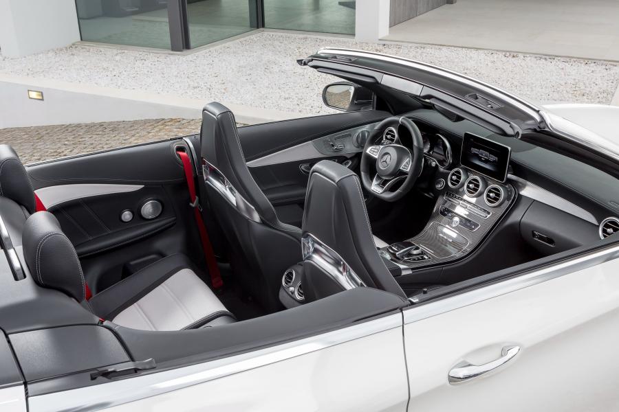 Интерьер Mercedes-AMG C63 S Cabriolet 2016 года  (фото 30 из 52)